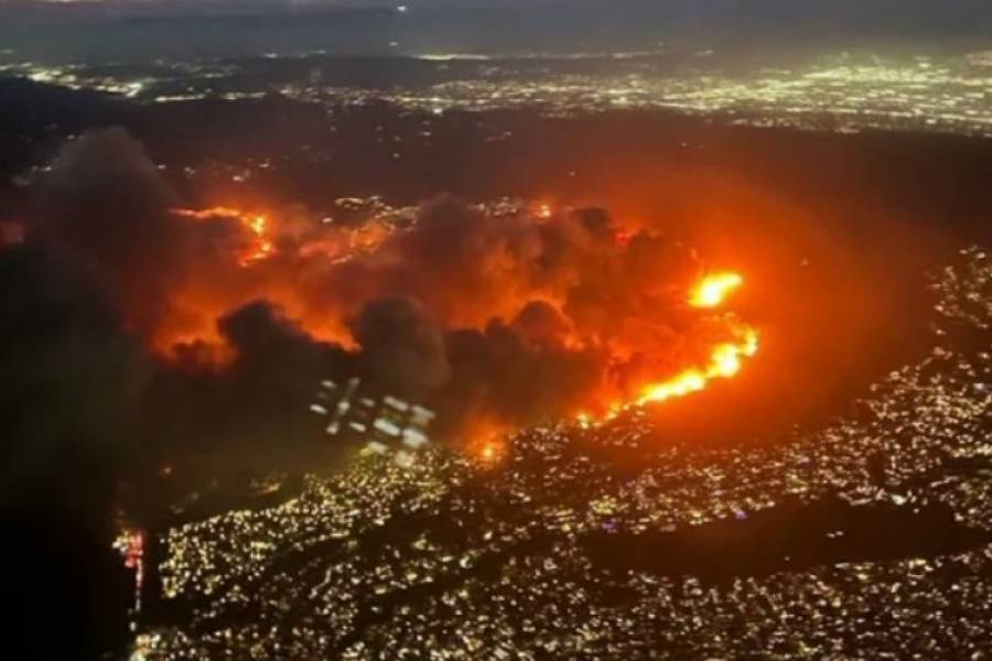 Voraz incendio en California: más de 30 mil evacuados