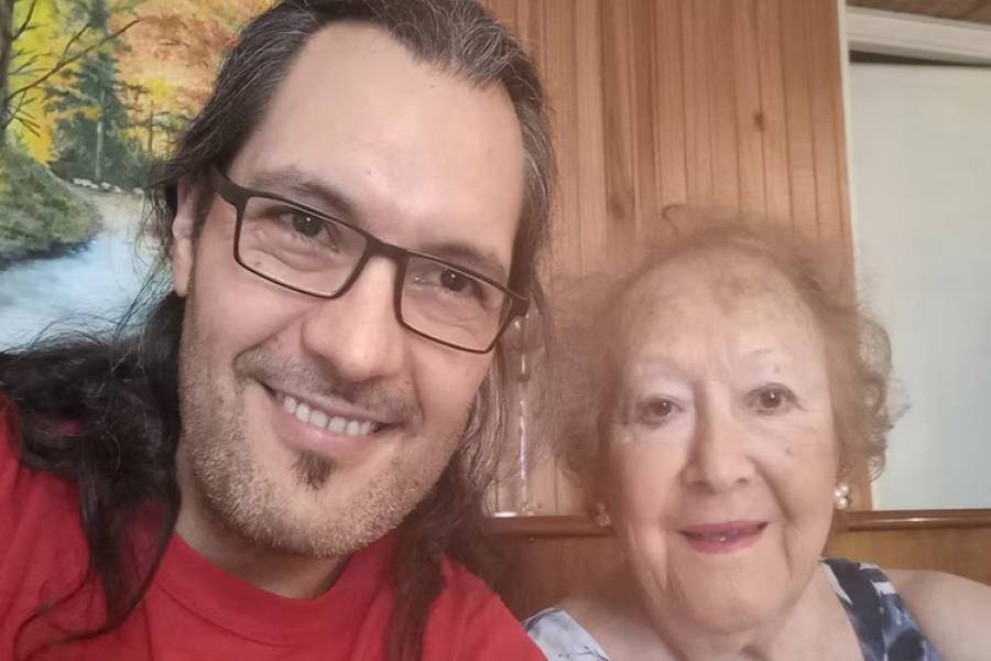 Él tiene 43, ella 88 y están por cumplir 20 años de casados: “Es la única novia que tuve en mi vida”