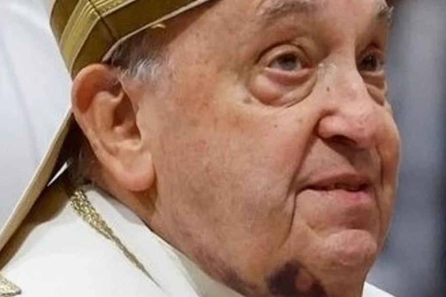 El papa Francisco padece neumonía bilateral y su estado es 