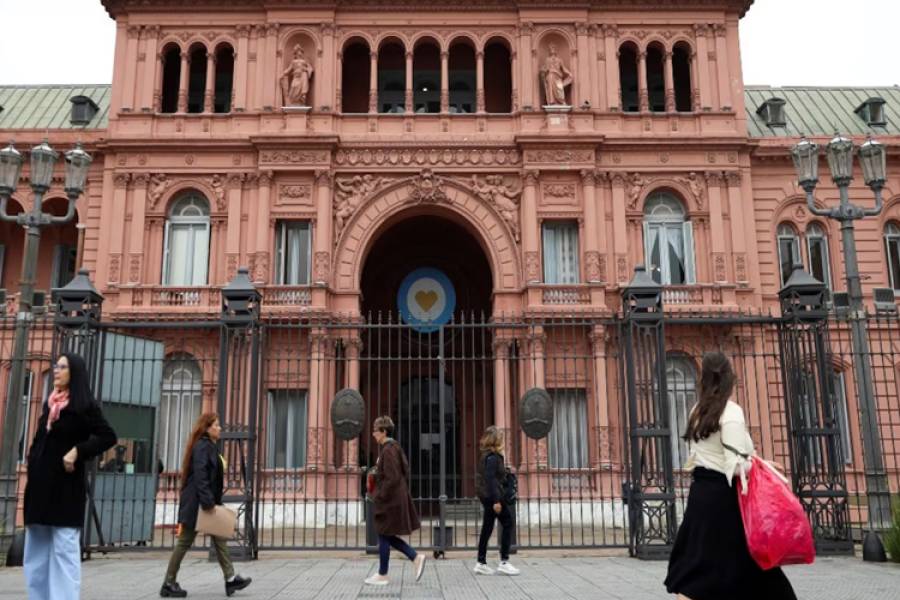 Para bajar el gasto público, el Gobierno recortó más de 40.000 puestos de trabajo en el Estado en 13 meses