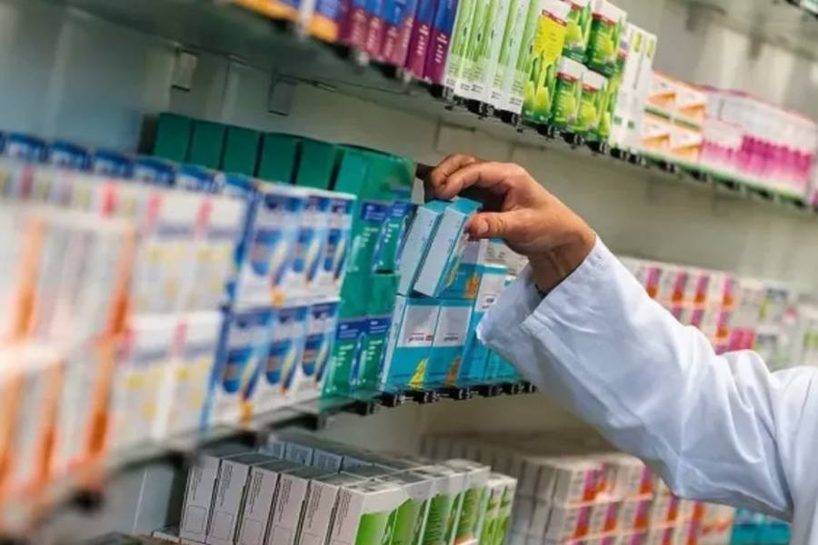 Laboratorios impulsan asistencia a farmacias y hospitales afectados por la inundación