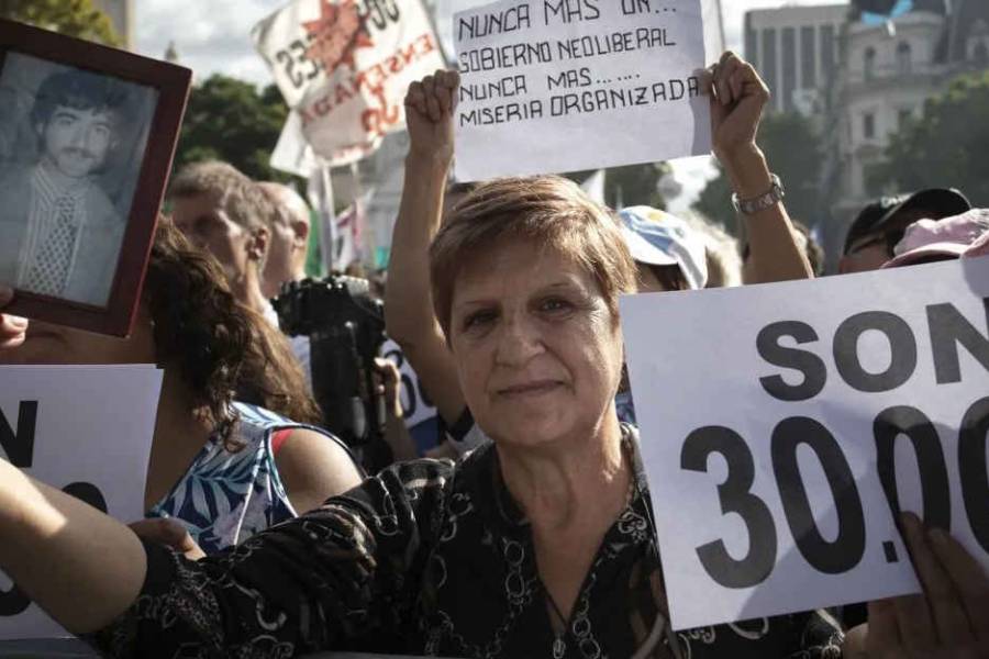 Día de la Memoria: multitudinaria marcha en Plaza de Mayo