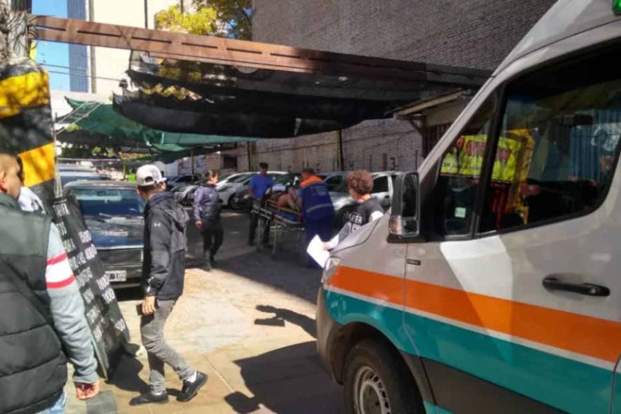 Mendoza: se arrojó de un sexto piso, cayó al cuarto, volvió a tirarse y se salvó de milagro