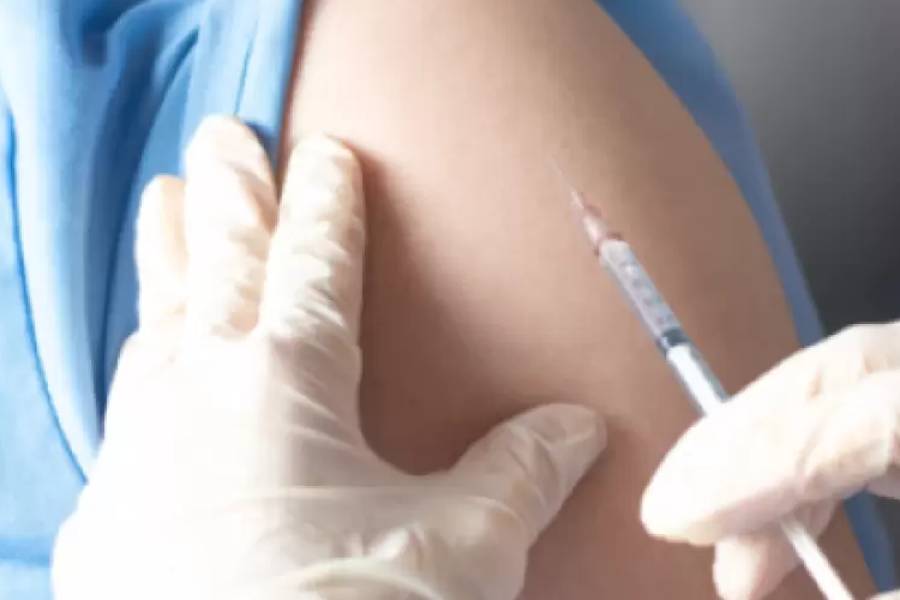 Vacunación gratuita contra el HPV para niñas y niños nacidos en 2013 