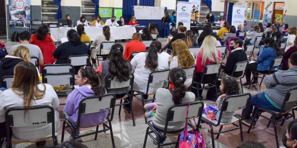 Docentes reclaman por la falta de asambleas y denuncian desorganización en cobertura de cargos