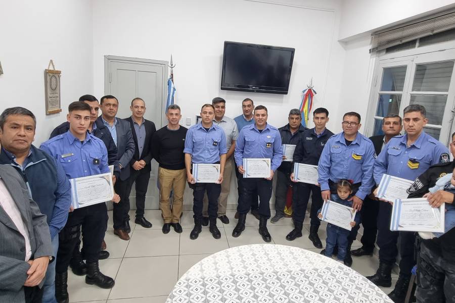 Reconocen a policías por actos heroicos y de integridad en distintos operativos