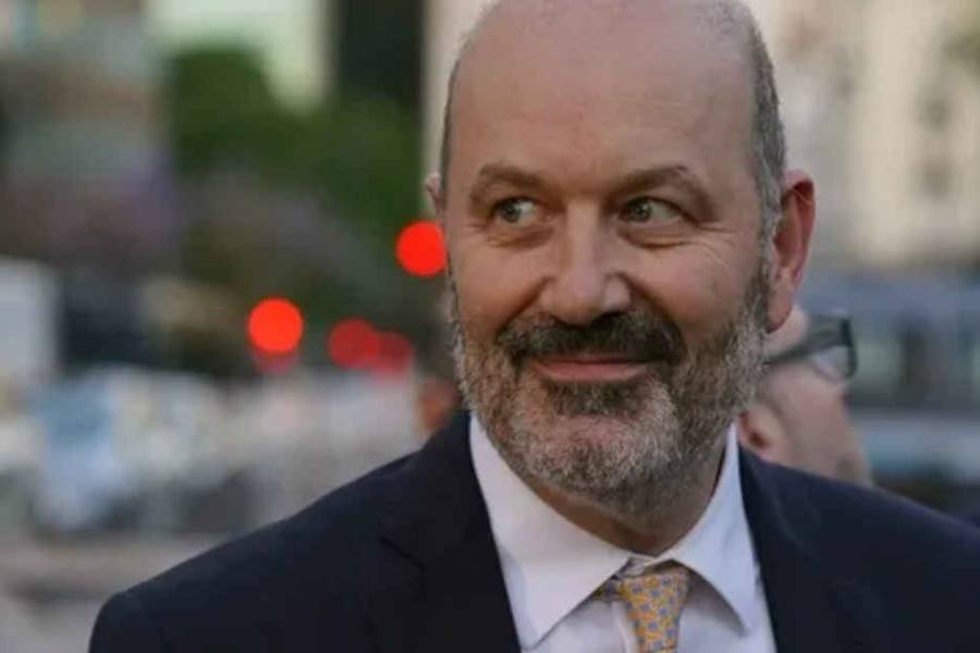 Federico Sturzenegger anunció más recortes en salud y transporte