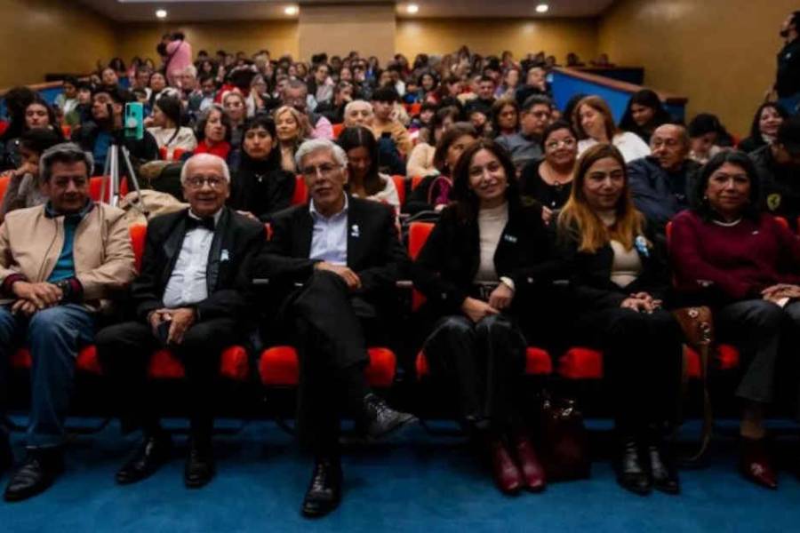A sala llena, se realizó la Fiesta de Gala por el 25 de Mayo