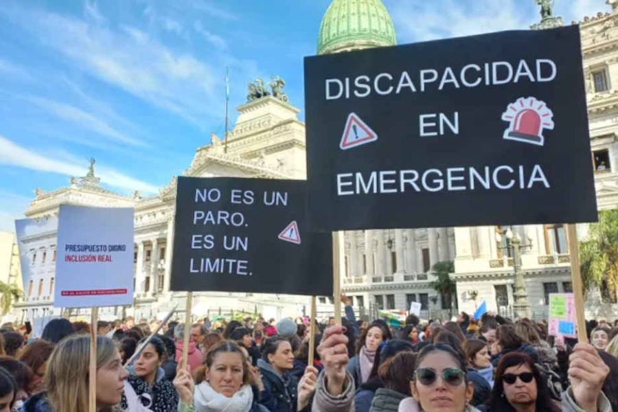 Marcha nacional de discapacidad: el sector se moviliza ante el Congreso por los recortes del Gobierno