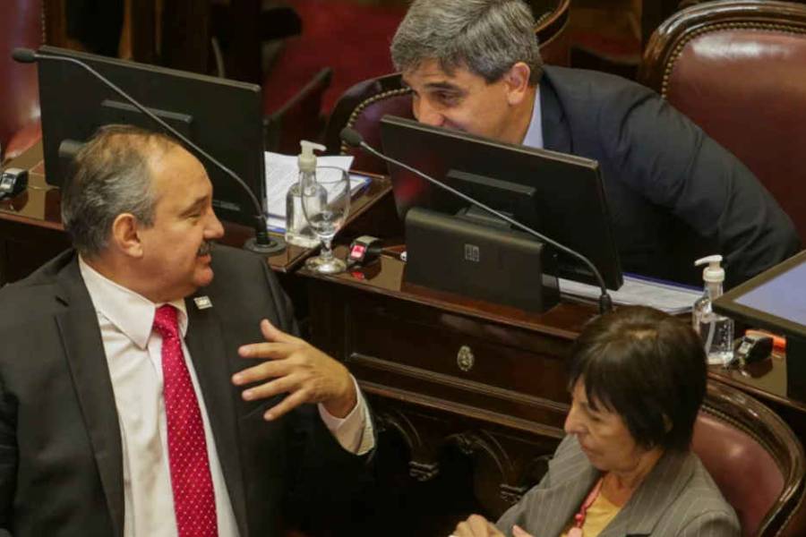Proponen usar el impuesto a los combustibles para que las provincias arreglen las rutas