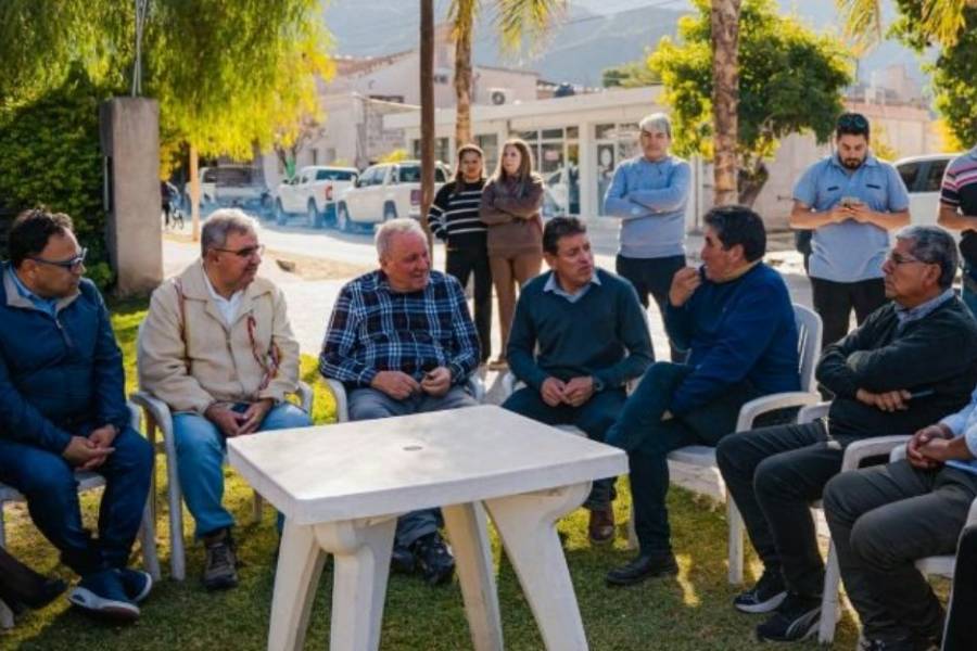 Jalil se reunió con intendentes por tema transporte escolar en el interior