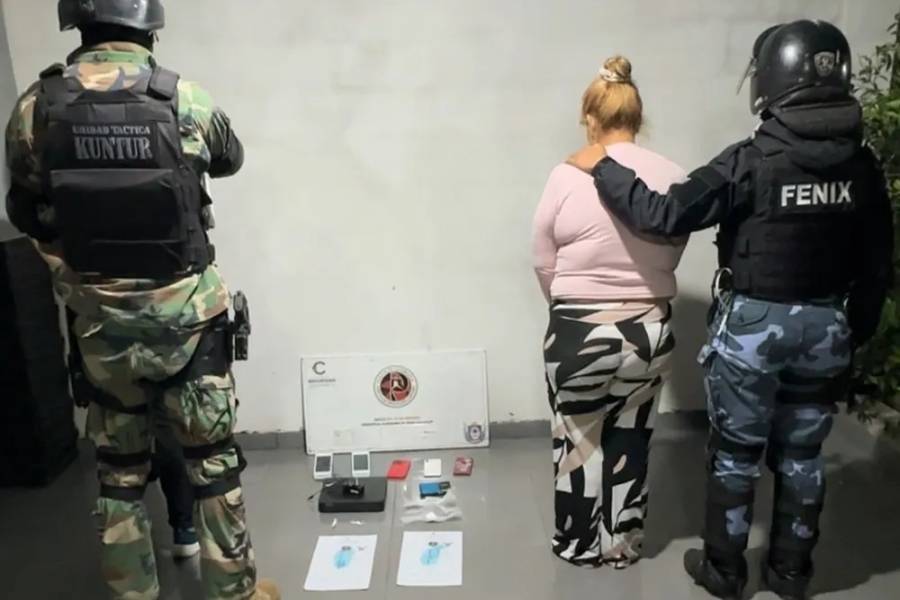 Detienen a dos personas tras allanamientos por narcomenudeo en el barrio Mi Jardín