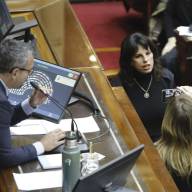 Escándalo y bochorno en Diputados: diputados K fueron a buscar a Espert y la sesión terminó a los empujones