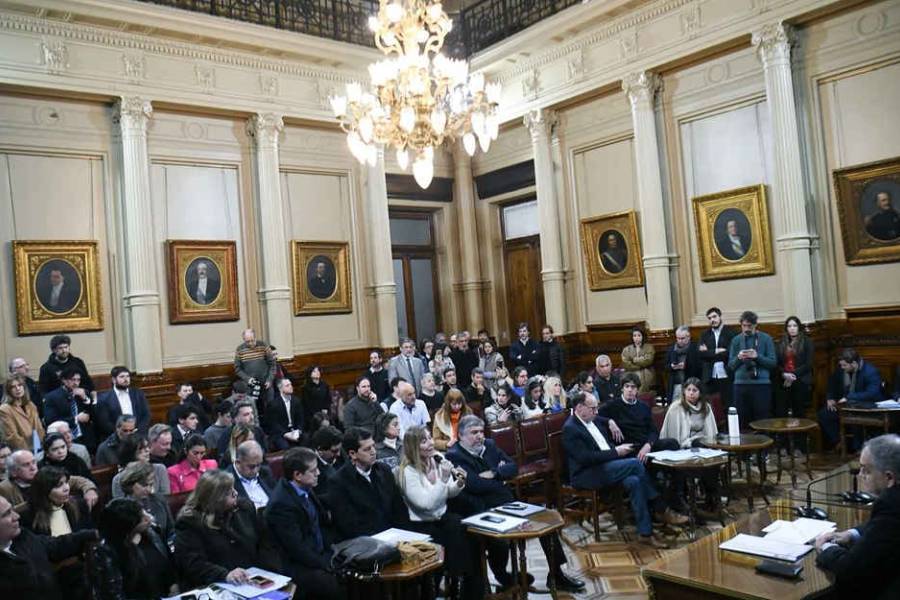 Escandalo en el Senado: Oposición abre la comisión de Presupuesto sin una citación de su presidente Atauche