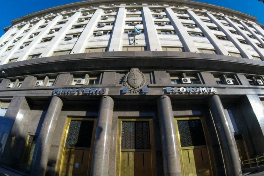 La Justicia obliga a Economía a revelar el acuerdo de Milei con el FMI por USD 20.000 millones
