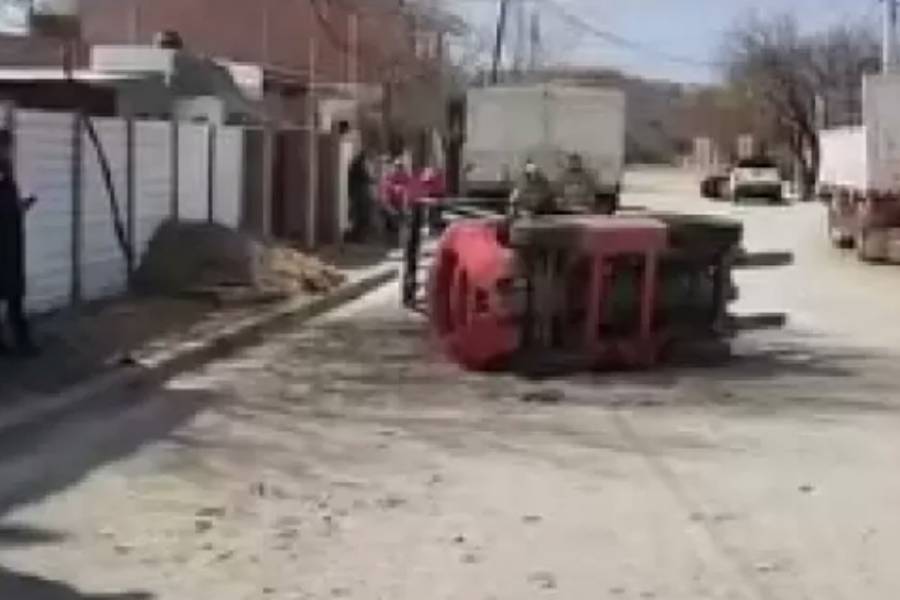 Rescatan con vida a un joven aplastado por un montacargas en El Cerrito
