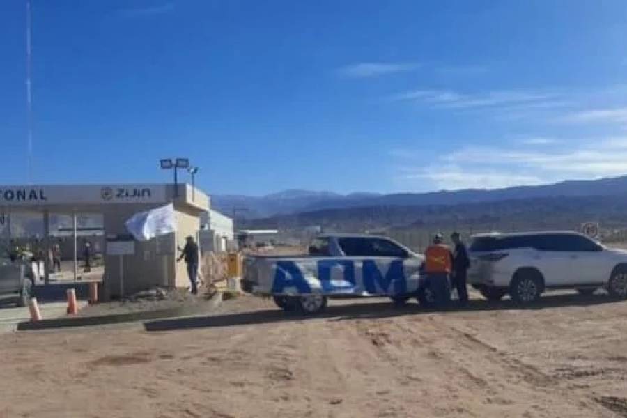 Trabajadores paralizan la planta Zijin- Liex