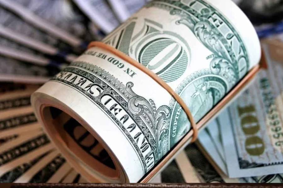 El dólar oficial marcó un salto en su precio y cerró por encima de los $1.400 tras la elección bonaerense