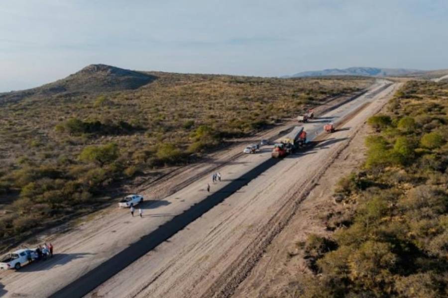 Avanza a paso firme la pavimentación del Corredor Vial Este en Catamarca