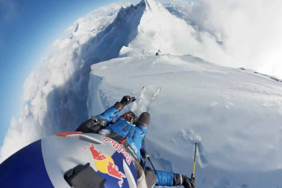Un alpinista polaco escaló el Monte Everest y lo bajó esquiando y sin oxigeno suplementario