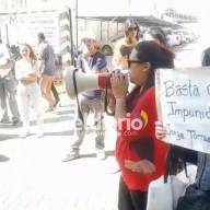 Condenado por abusar de su hija, sigue libre
