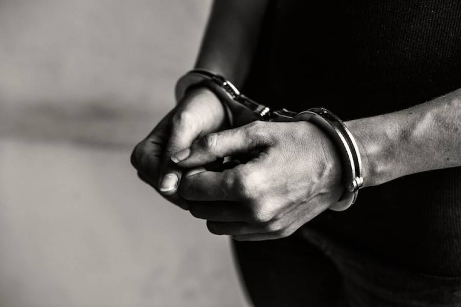 Llevaba cocaína escondida entre la ropa: cayó en un control sobre Ruta 60