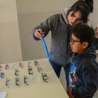 “Ver para Ser Libres”: Entregaron 1.700 anteojos a niños