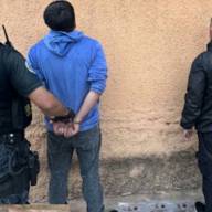 Cayó con marihuana, cigarrillos caseros y una balanza digital en plena vía pública