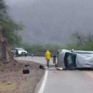 Transito interrumpido en Quebrada de Belén por vuelco de un vehículo