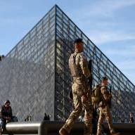 El increíble robo al Louvre que parece de película, digno de “El secreto de sus ojos” y el estilo Tarantino