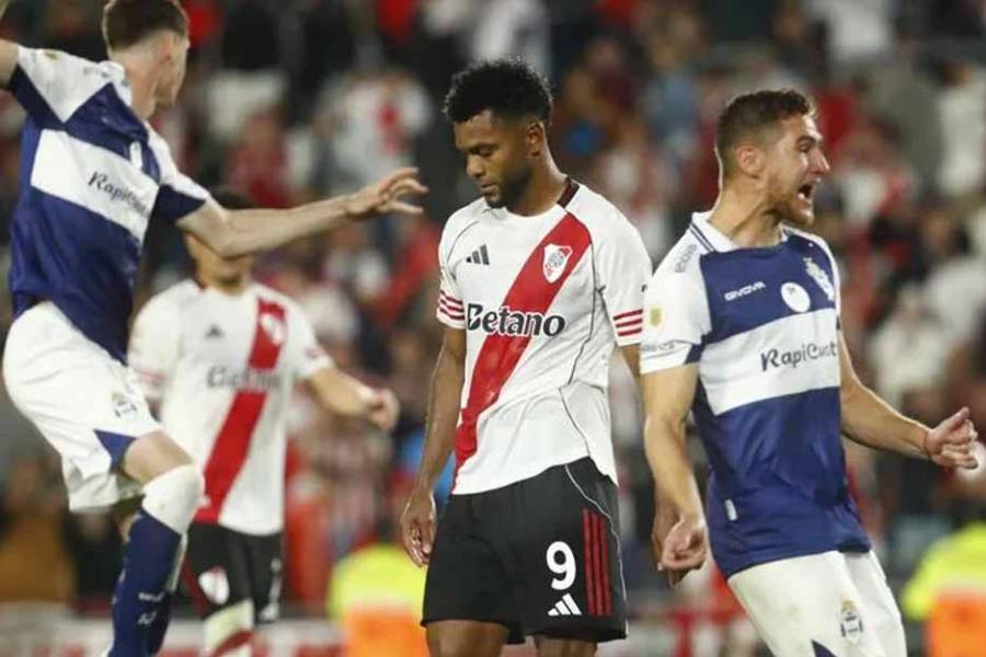 Silbidos e insultos para los jugadores de River en el Monumental: “Que se vayan todos...