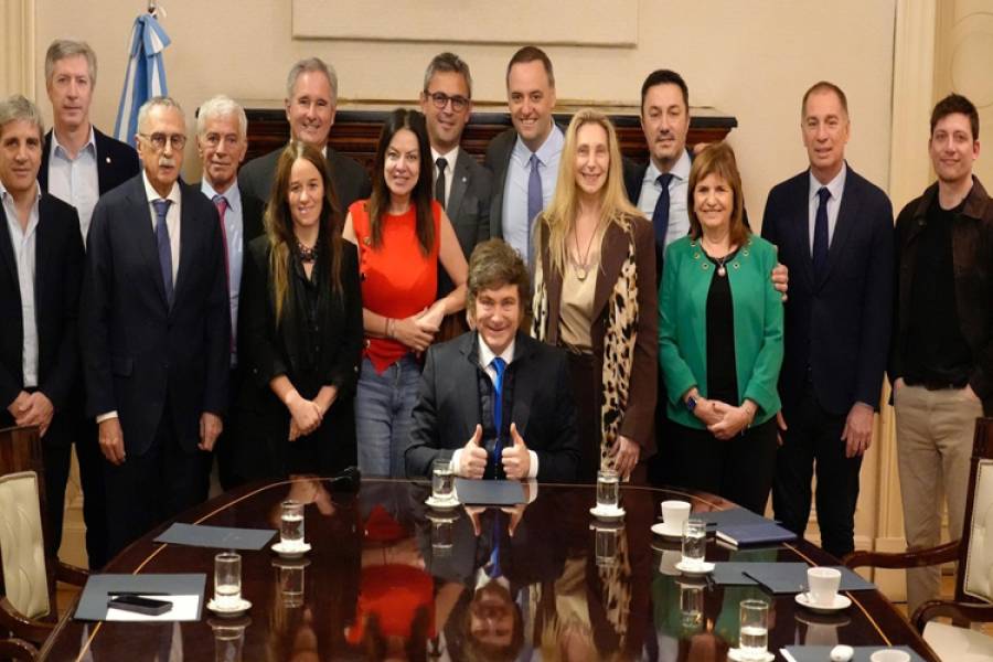 Milei relanzó su gabinete y Santiago Caputo sigue en su puesto de asesor