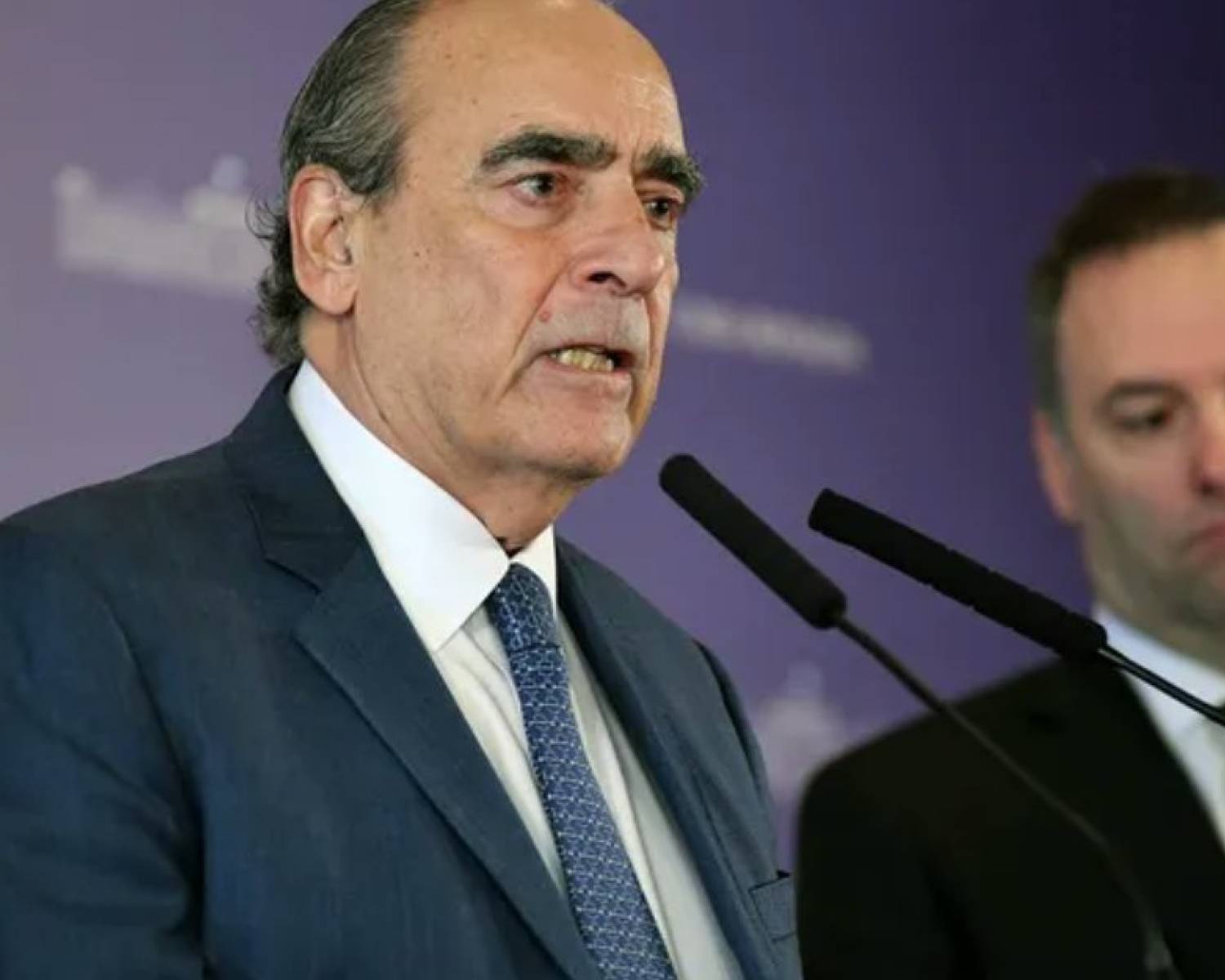 Sin verse con Milei, Guillermo Francos se despide de la Rosada con un saludo a sus equipos y una reunión con Adorni