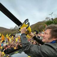 Sigue la motosierra: Milei quiere llevar el gasto público al 25% del PIB y recortará seis puntos más