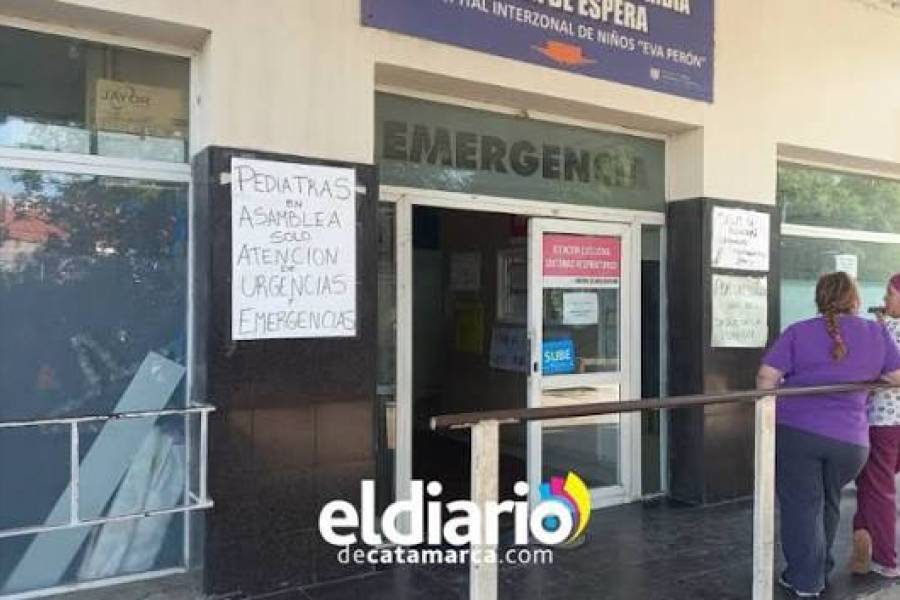 Una familia que se trasladaba en una moto chocó contra un automóvil