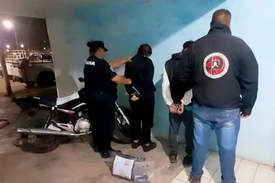 Los pescaron con más de un kilo y medio de marihuana en Santa Rosa