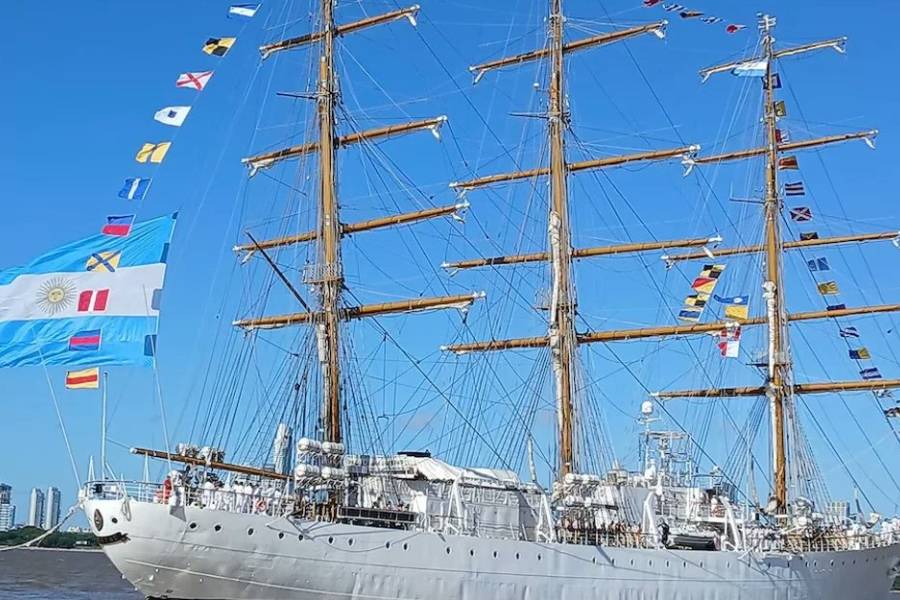 La Fragata Libertad completó su 53° viaje y desató la emoción en Buenos Aires