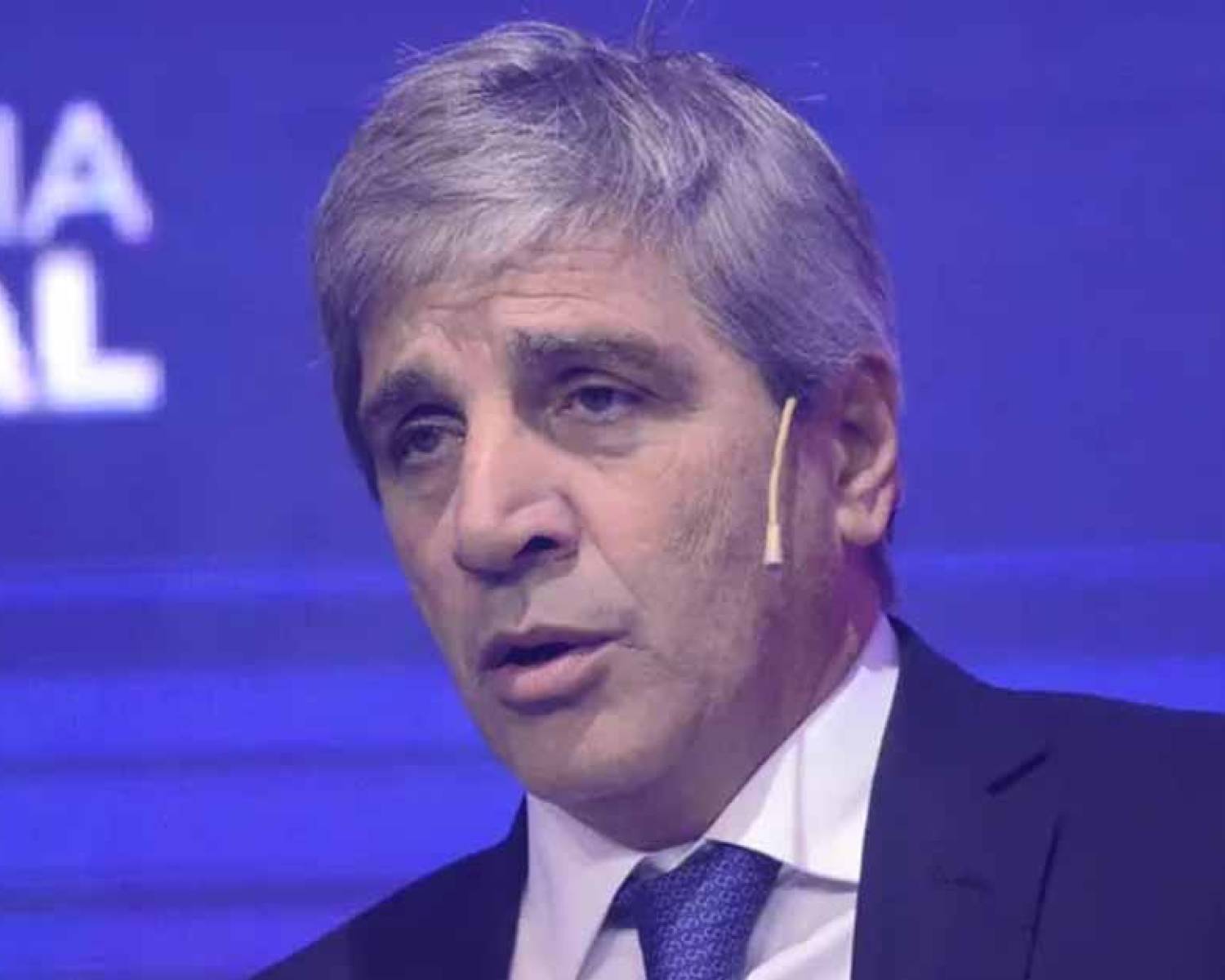 Luis Caputo ya apunta al vencimiento del 9 de enero y prepara el terreno para los pagos de 2026