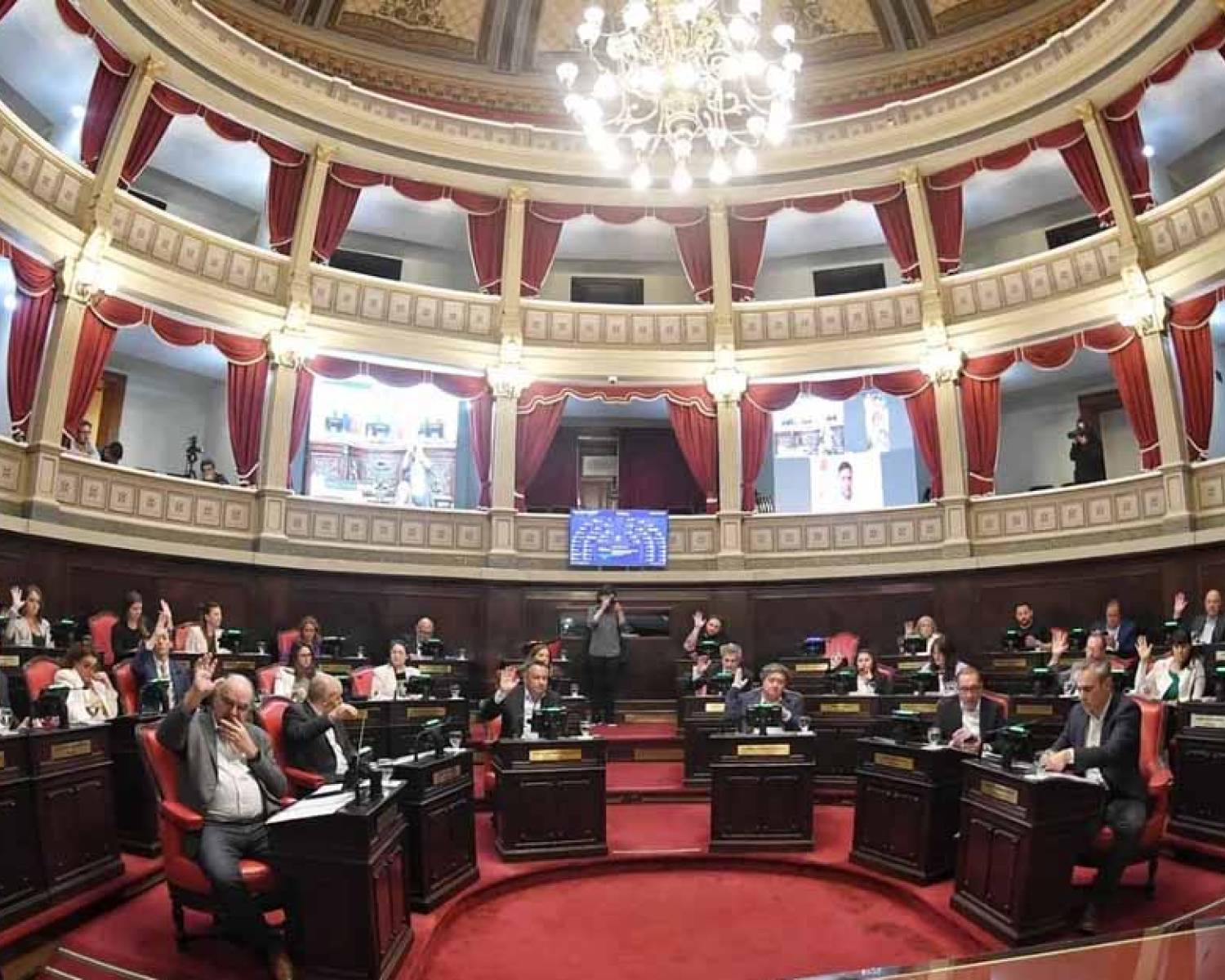 Aprobado el Presupuesto 2026 bonaerense: $43 billones y rebaja de la patente