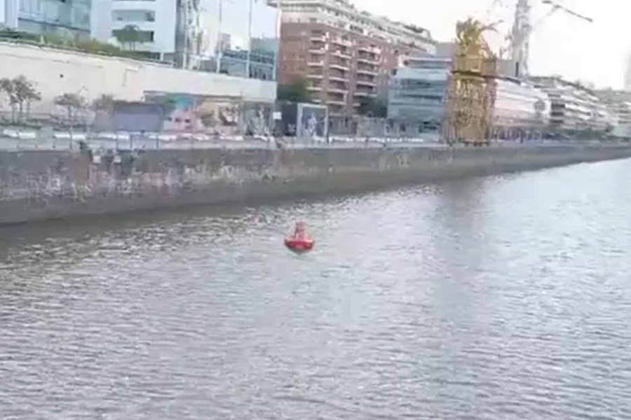 Tragedia en Puerto Madero: una joven se arrojó desde el Puente de la Mujer y murió