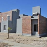 Ofrecían viviendas del IPV y empleos falsos: Cayeron por 14 estafas y van a juicio