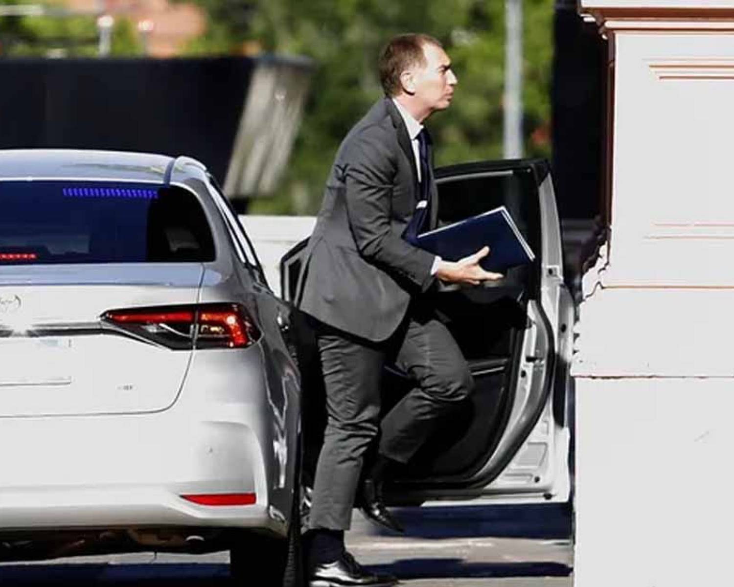 Santilli recibe al embajador de EE.UU. y suma apoyos clave para el Presupuesto 2026