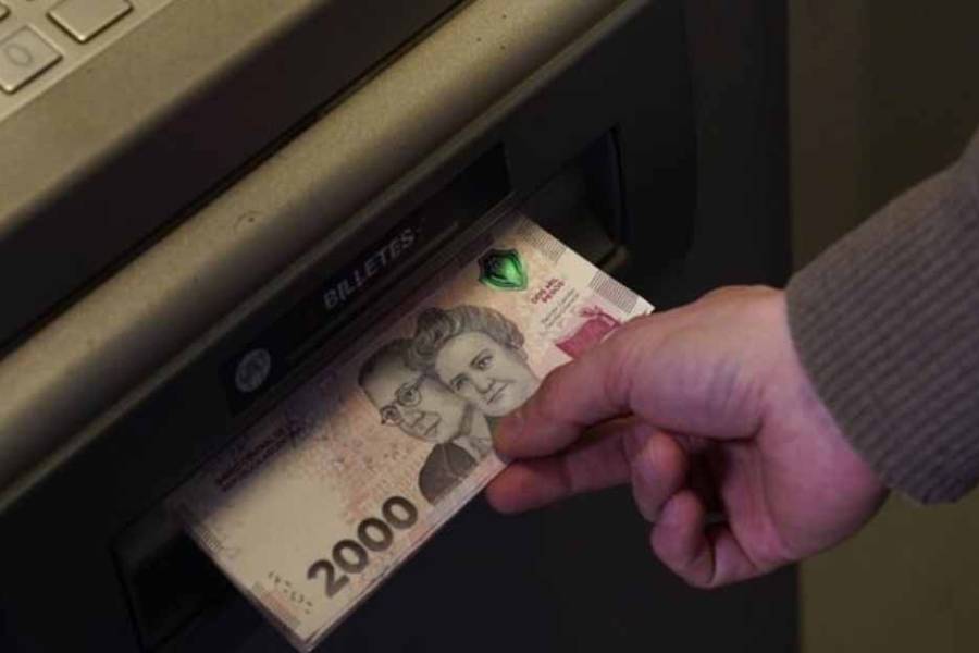 Aumentan 4,5% los salarios estatales y suman un adicional fijo al básico