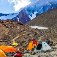 Rescataron a dos montañistas que se habían extraviado en Mendoza