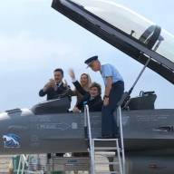 Javier Milei celebró la llegada de los F-16: 