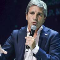 Caputo se prepara para la vuelta a los mercados de deuda en dólares y busca conseguir US$ 1.000 millones