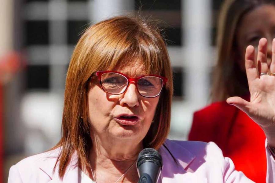 Patricia Bullrich: “Los delegados van a tener un límite de diez horas mensuales pagas; el resto, a laburar”