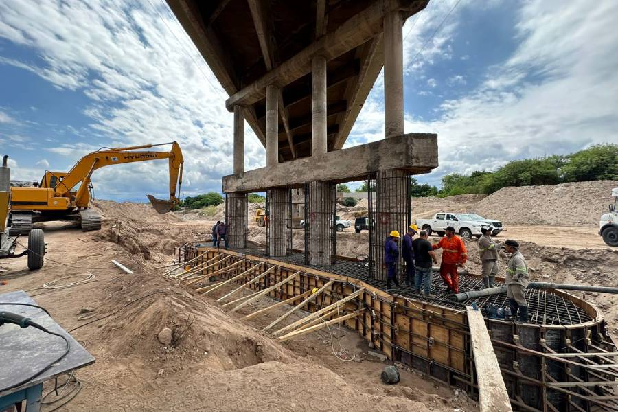 Continúa la reparación del puente de Sumalao