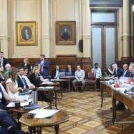 El Gobierno acelera el dictamen por Glaciares y crece la pelea por el rol de las provincias