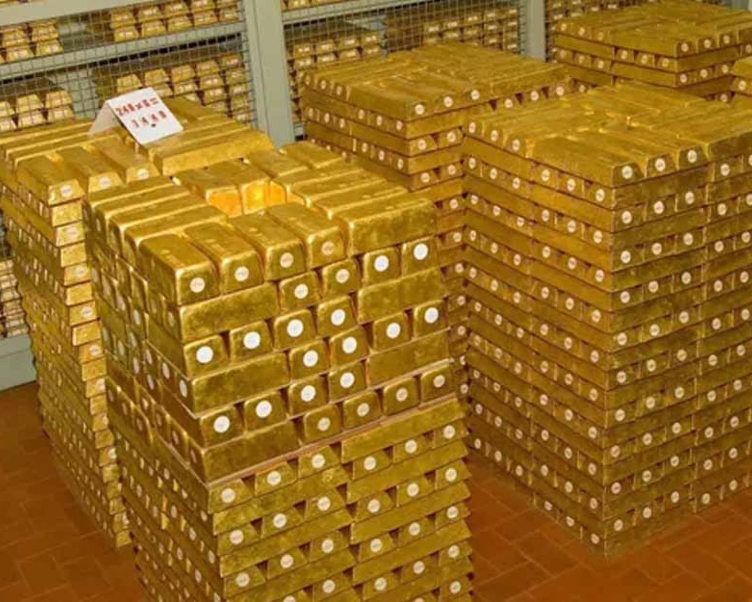 La Justicia ordenó al Banco Central informar el destino de los lingotes de oro de las reservas enviados al exterior